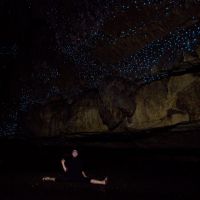 Spagat in den Waipu Caves