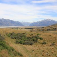 Blick auf das Tal von Edoras (in der Mitte ganz klein den Hügel Mt Sunday)