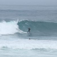 Surfer freuen sich über 4 Meter Wellen kurz vor Zyklon Gita